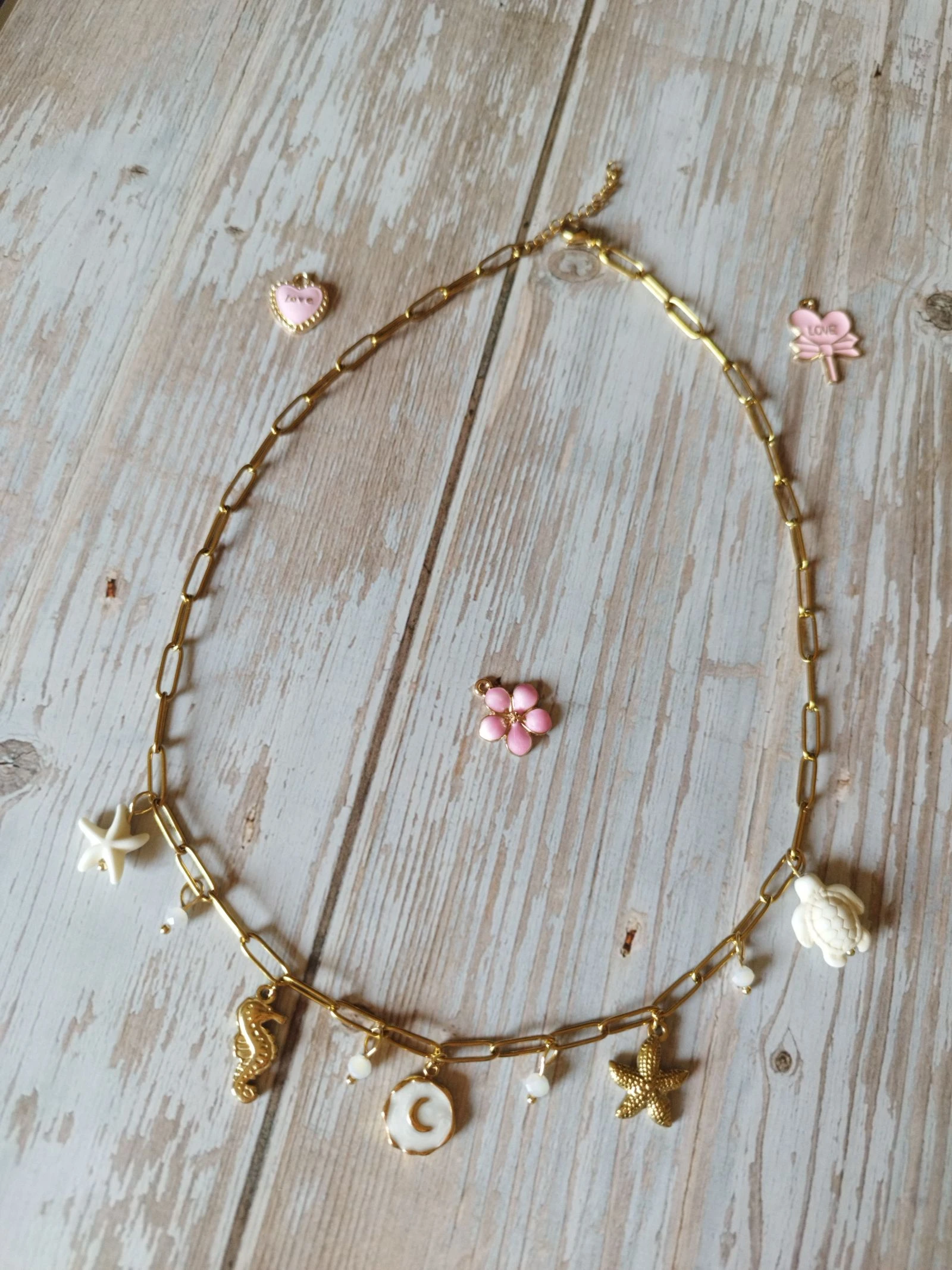 Collier doré breloques en acier inoxydable neuf 